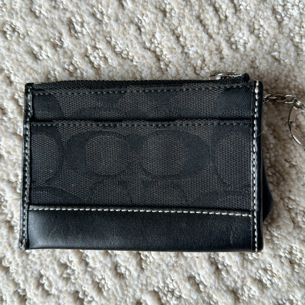 Small Coach Wallet - Picture 2 of 3